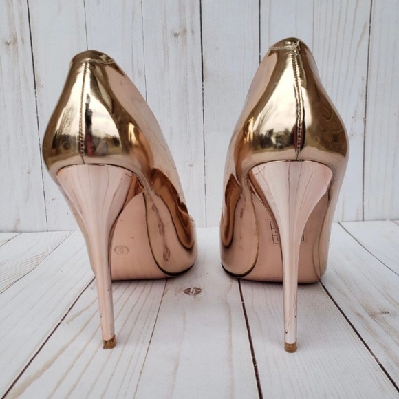 NEW! AKIRA Gold Pointy Toe Heels - Picture 5 of 6